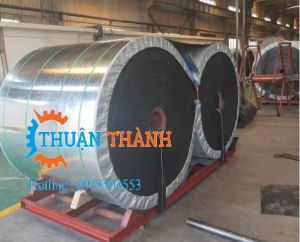 Băng tải cao su đen mặt trơn