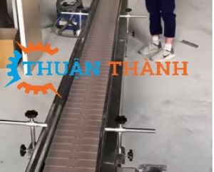 Dây truyền băng tải xích nhựa chạy thẳng